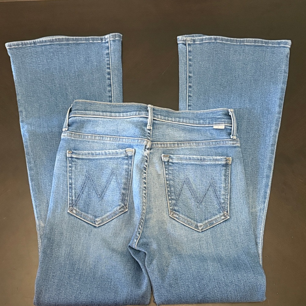 Mother Denim Petite Lil’ Weekend jeans in Layover. Size 27